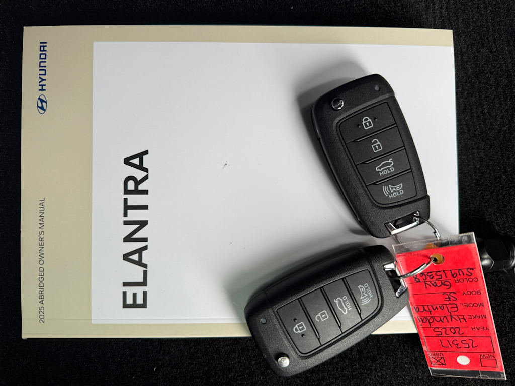 Used 2025 Hyundai Elantra SE FWD image 16