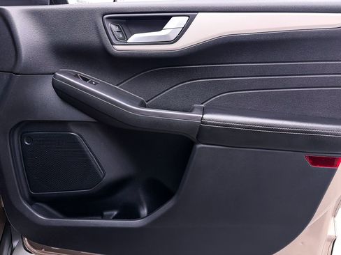 Used 2021 Ford Escape SE image 35