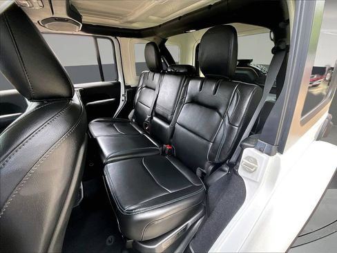 Used 2023 Jeep Wrangler Unlimited Rubicon 4xe w/ Cold Weather Group AWD/4WD image 25