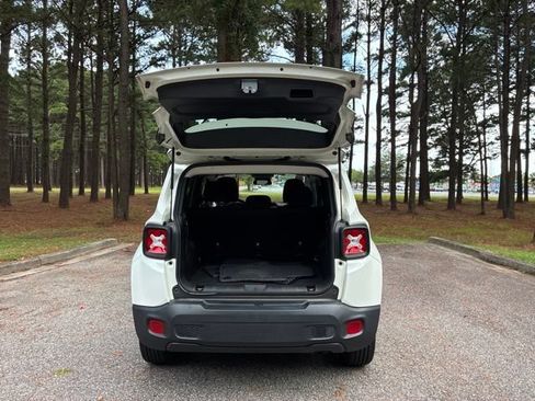 Used 2021 Jeep Renegade Sport AWD/4WD image 18