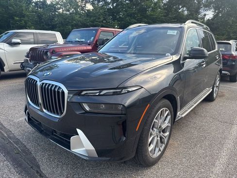 Used 2025 BMW X7 xDrive40i AWD/4WD image 1