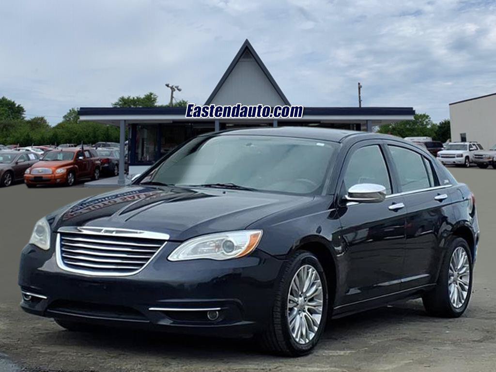 Used 2011 Chrysler 200 Limited FWD image 1