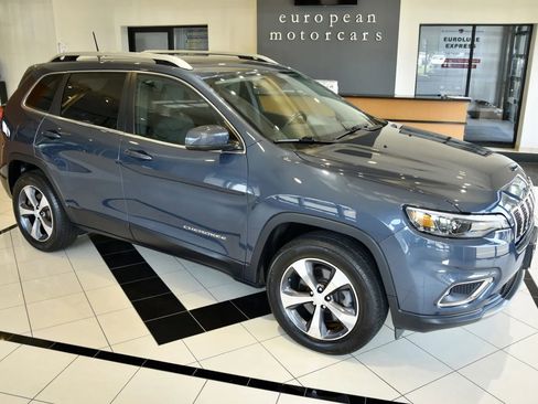 Used 2019 Jeep Cherokee Limited image 7