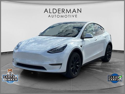 Used 2023 Tesla Model Y AWD image 1