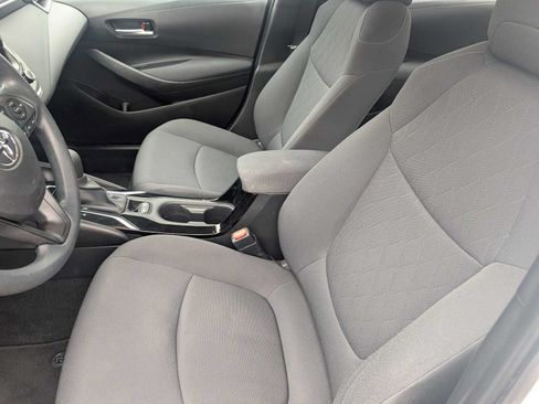 Used 2020 Toyota Corolla LE FWD image 12