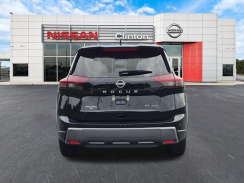 Used 2026 Nissan Rogue SL AWD/4WD image 4