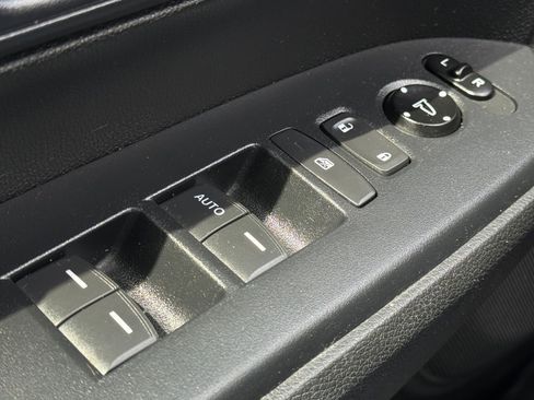 Used 2019 Honda CR-V LX image 32