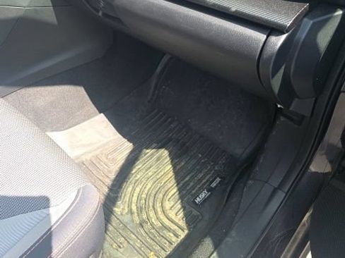 Used 2018 Subaru Crosstrek 2.0i Premium AWD/4WD image 34