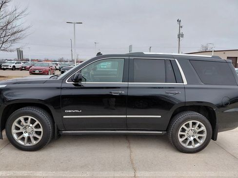 Used 2015 GMC Yukon Denali image 2