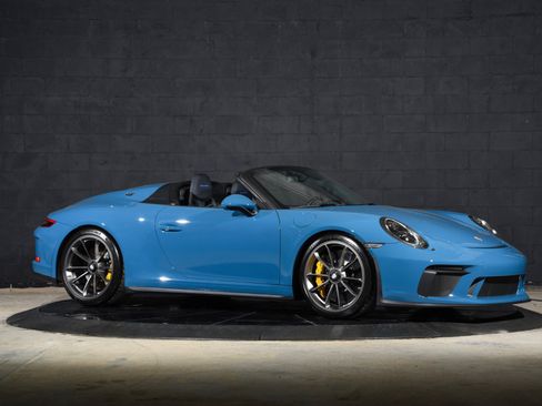 Used 2019 Porsche 911 Speedster RWD image 2