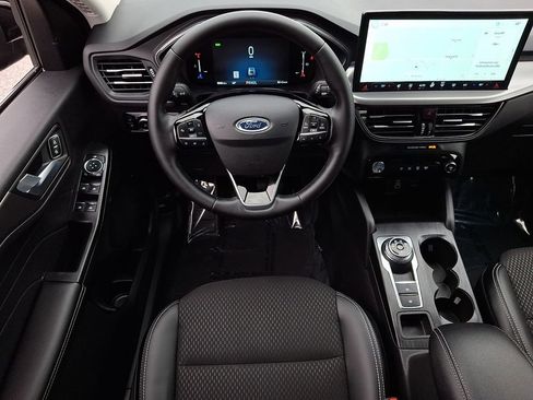 Used 2025 Ford Escape SE image 12