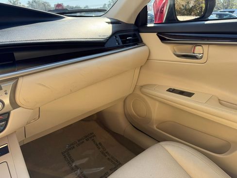 Used 2014 Lexus ES 350 4dr Sdn image 28