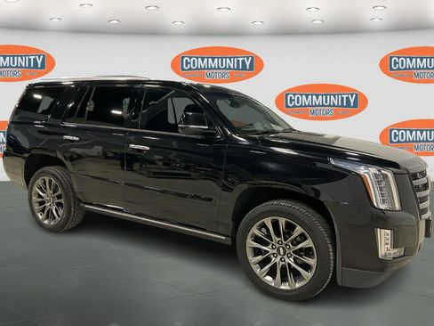 Used 2019 Cadillac Escalade Premium Luxury w/ Escalade Sport Edition image 9