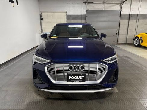 Used 2022 Audi e-tron Prestige w/ Prestige Package image 3