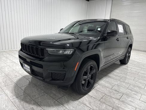 Used 2023 Jeep Grand Cherokee L Laredo RWD image 1