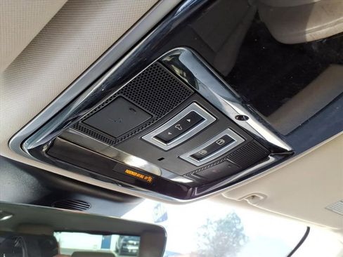 Used 2020 Land Rover Range Rover Sport HSE image 25