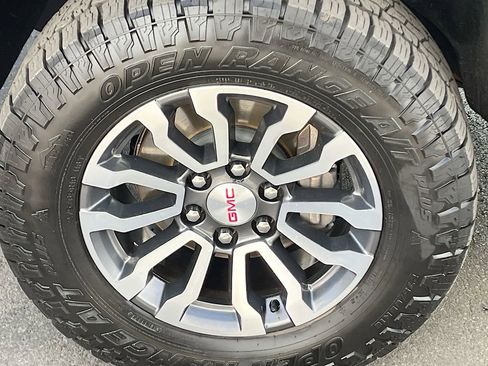 Used 2020 GMC Sierra 1500 AT4 w/ AT4 Premium Package AWD/4WD image 33
