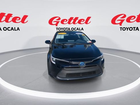 Used 2025 Toyota Corolla LE image 3