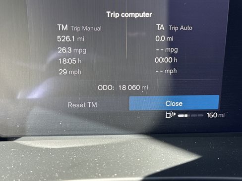 Used 2025 Volvo XC40 B5 Core image 15