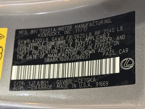 Used 2018 Lexus ES 350 w/ Luxury Package w/Wood Trim FWD image 29