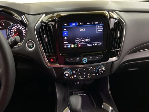 Used 2023 Chevrolet Traverse RS image 46