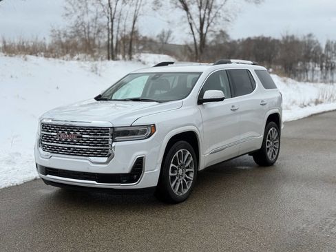 Used 2023 GMC Acadia Denali w/ Trailering Package image 4