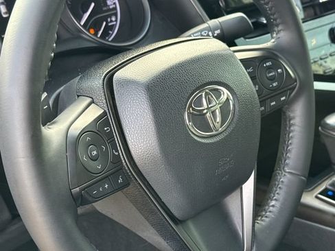 Used 2022 Toyota Camry SE FWD image 29