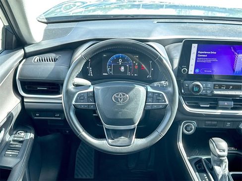 Used 2024 Toyota Grand Highlander XLE image 10
