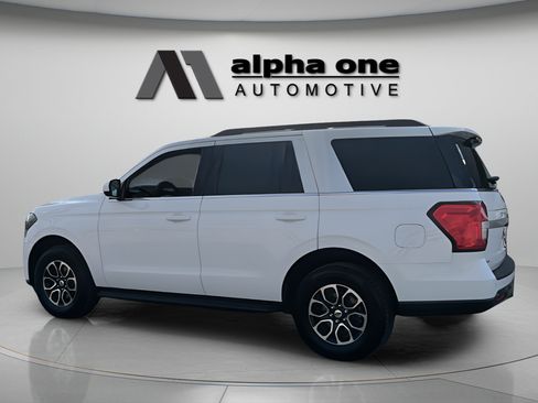 Used 2024 Ford Expedition XLT RWD image 9