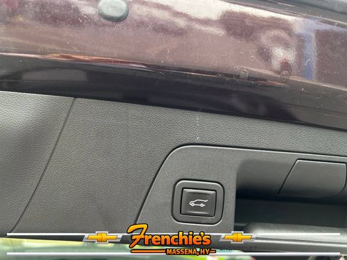 Used 2023 Buick Envision Avenir AWD/4WD image 6