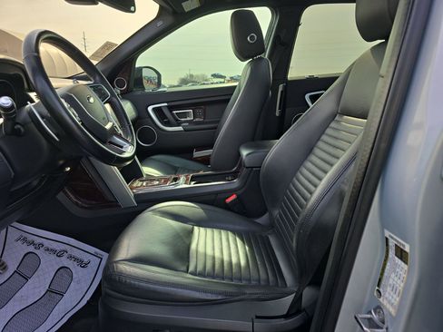 Used 2017 Land Rover Discovery Sport HSE Luxury image 8