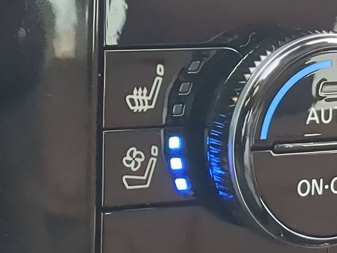 Certified 2024 Nissan Pathfinder Platinum w/ Cargo Package image 24