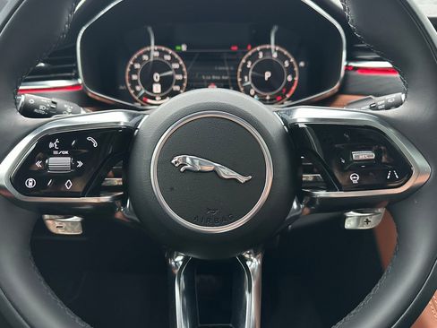 Used 2026 Jaguar F-PACE R-Dynamic S image 17