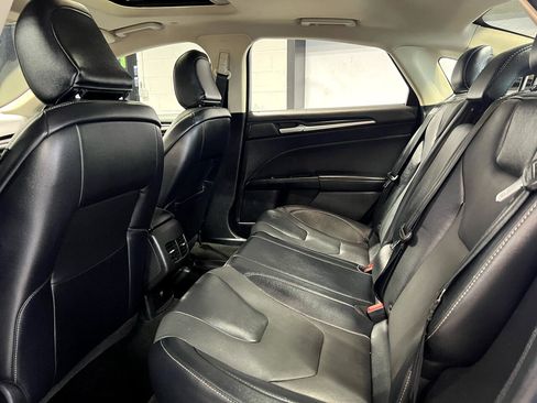 Used 2020 Ford Fusion Titanium image 21