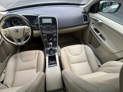 Used 2016 Volvo XC60 T5 Premier w/ Proximity Package FWD image 18