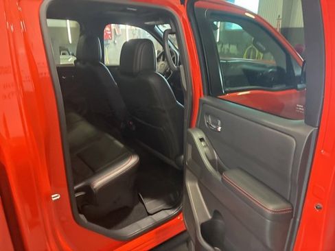 Certified 2025 Nissan Frontier PRO-4X w/ Pro Premium Package image 11