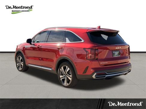 Certified 2023 Kia Sorento EX image 7