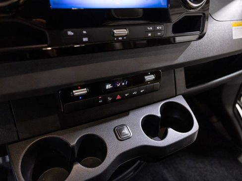 Used 2025 Mercedes-Benz Sprinter 3500 image 23