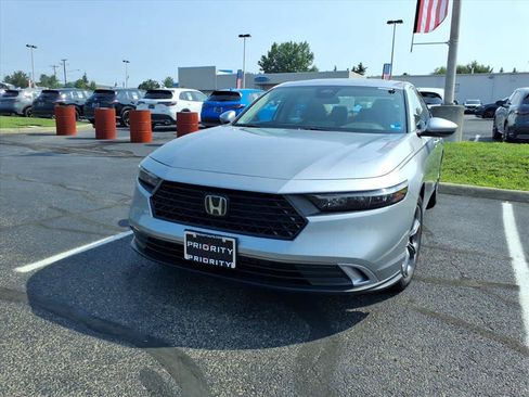 Used 2023 Honda Accord EX image 4