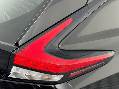 Used 2023 Nissan Leaf S image 59