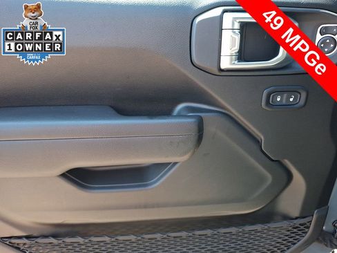 Used 2024 Jeep Wrangler Unlimited AWD/4WD image 12