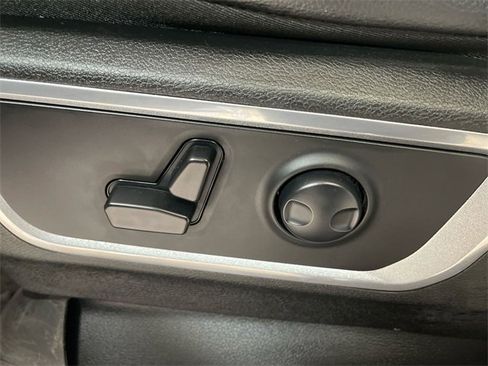 Used 2023 RAM 1500 Laramie image 12