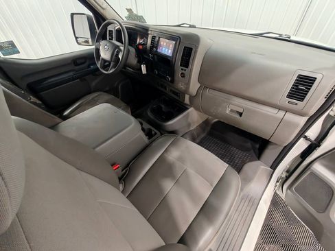 Used 2020 Nissan NV 2500 SV image 30