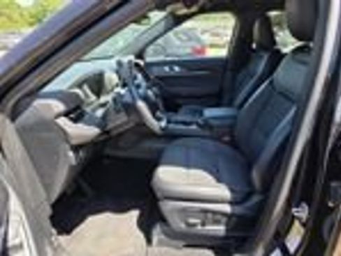 Used 2025 Ford Explorer ST-Line w/ ST-Line Street Pack AWD/4WD image 3