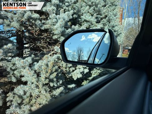 Used 2025 Ford Explorer Active w/ Active Comfort Package image 23