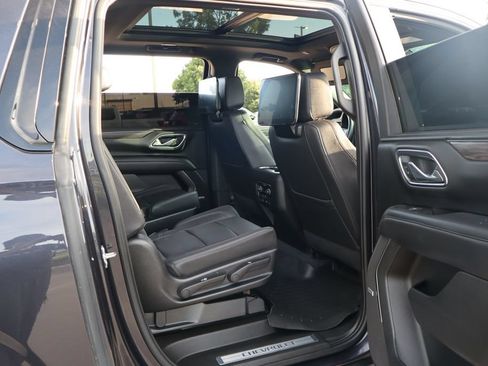 Used 2023 Chevrolet Suburban Z71 w/ Off-Road Capability Package AWD/4WD image 28