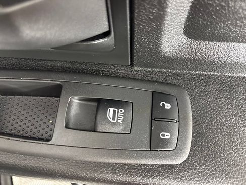 Used 2022 RAM 2500 Tradesman w/ Chrome Appearance Group AWD/4WD image 39