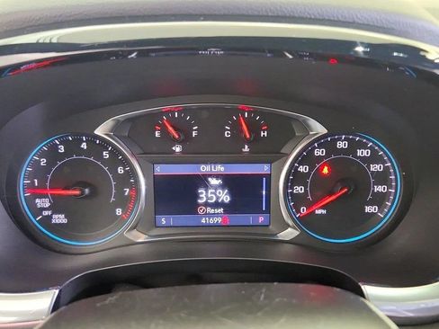 Used 2023 Chevrolet Traverse LT FWD image 17