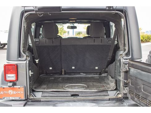 Used 2018 Jeep Wrangler Unlimited Sport S AWD/4WD image 12