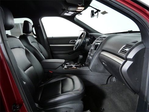 Certified 2019 Ford Explorer XLT w/ Equipment Group 202A image 10
